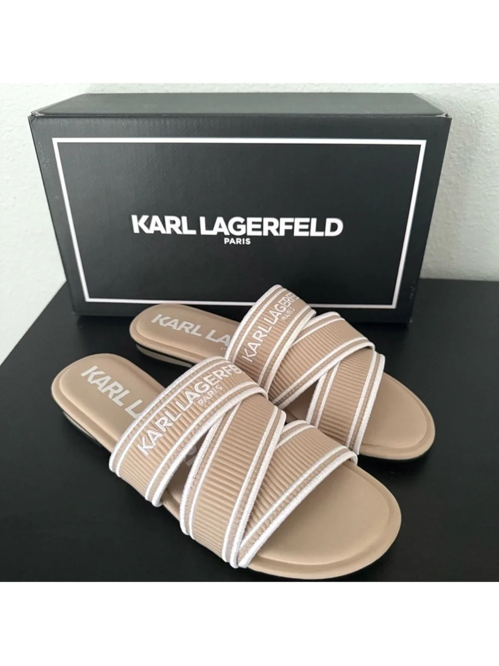 NIB KARL LAGERFELD PARIS Caitlyn Slide Sandal